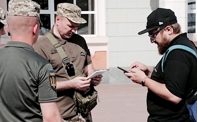 З 1 вересня працівники ТЦК повинні носити бодикамери та записувати всі дії на відео - фото