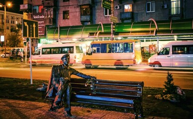 Віталій Кличко передавши від громади столиці бійцям на фронт ще майже 2500 БпЛА та понад 20 автомобілів