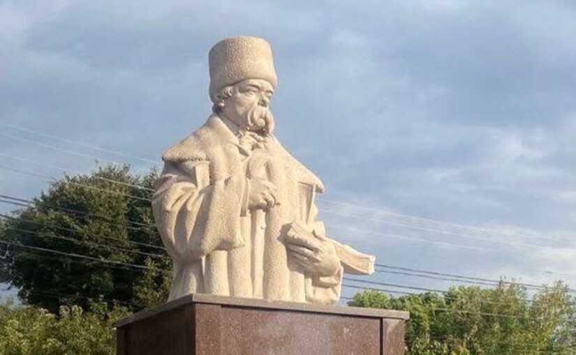 На Львівщині відкрили пам’ятник Шевченку, який обурил соцмережі - фото