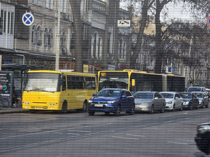 В Одесі вперше вийшли на лінію гуманітарні автобуси із Стамбула та Німеччини