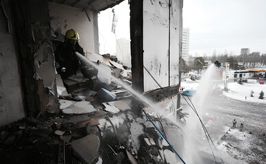 Кияни зняли десятки відео прямих влучань під час атаки РФ 27 грудня, - відео