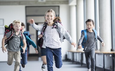 У школах Києва з 2 лютого відновили навчання і дозволили обирати формат