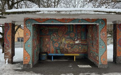 Мозаїчні зупинки на Львівщині врятували від знесення під час ремонту траси