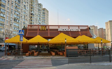 McDonald’s відкрив новий ресторан на Позняках біля Дарницького мосту в Києві