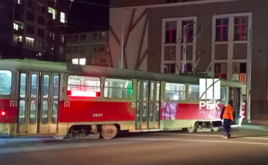 У Києві двічі за тиждень зійшли з рейок трамваї на Глибочицькій після капремонту