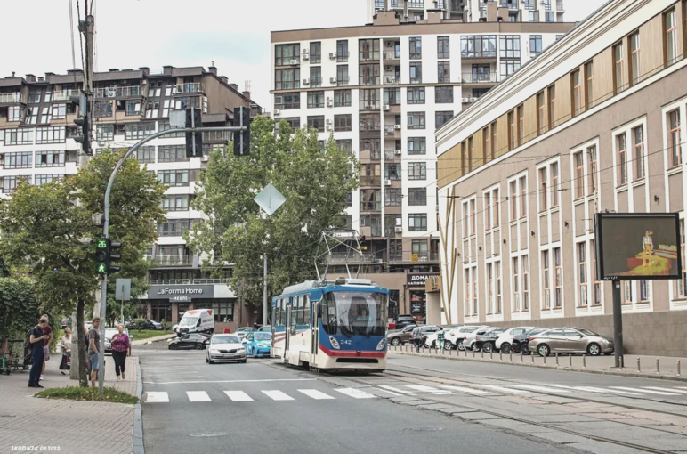 Активісти розкритикували ремонт Глибочицької в Києві після трьох місяців експлуатації