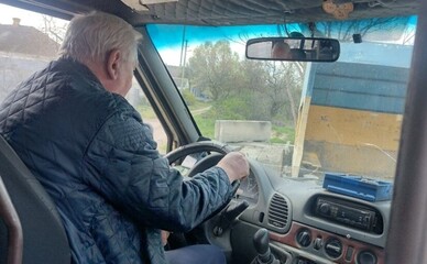 На маршрутці №98 у Дніпрі з'явився ще один водій, який проїжджає мимо «небажаних» пасажирів