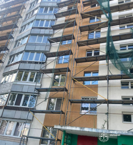У Харкові посадовицю міськради підозрюють у недбалості під час ремонту будинку