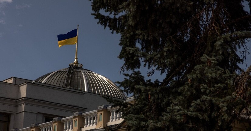 У Києві на утримання кожного парламентаря витрачають до 435 тисяч гривень щомісяця