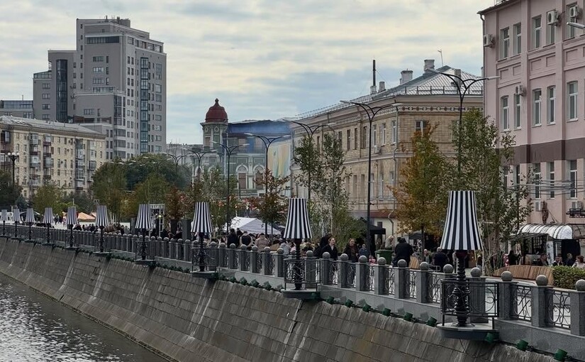 У Харкові на новій набережній другий день бракує туалетів під час Октоберфесту
