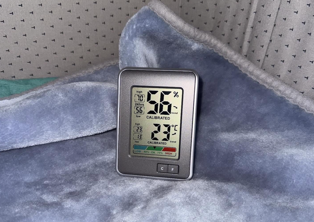 Халабуда з подушок врятувала українку від холоду в квартирі під час блекауту фото 1