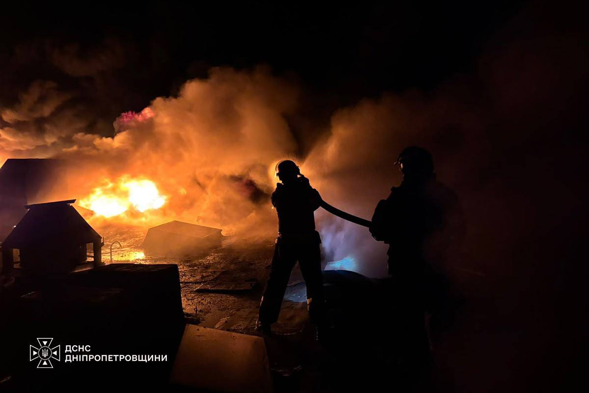 Росія вночі атакувала Україну ракетою Х-59 і 121 дроном &mdash; ППО збила 89 БпЛА фото