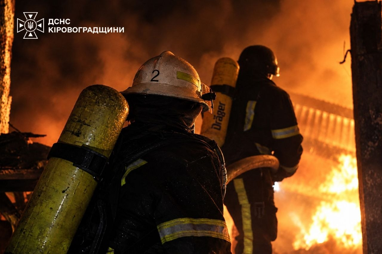 Россия ночью запустила по Украине 580 дронов и две ракеты — есть погибшие - фото