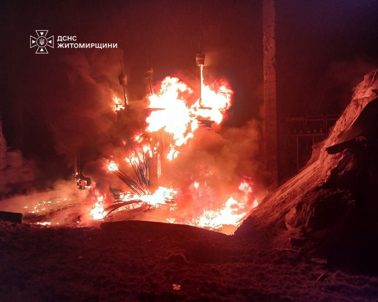 Россия ночью атаковала Украину 269 дронами и ракетами &mdash; в Киеве погиб человек - фото